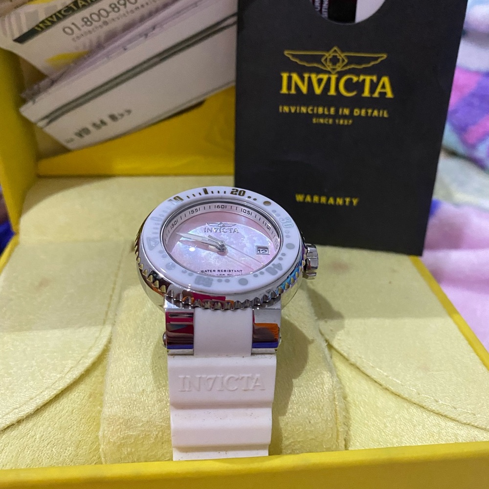 Invicta - Picture 3 of 3